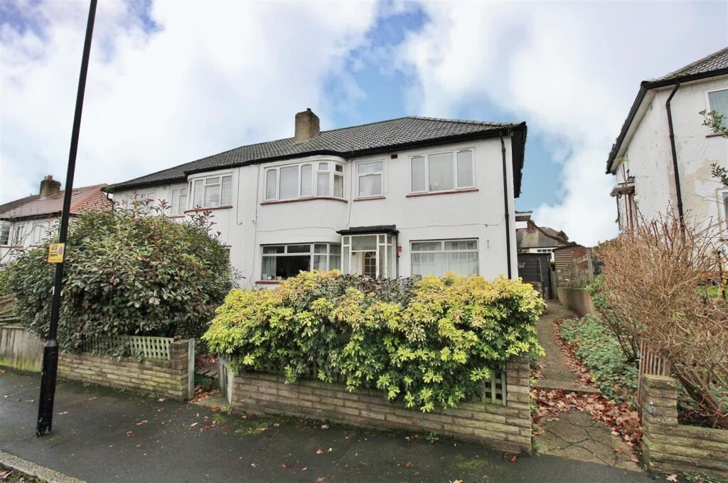 Redesdale Gardens, Isleworth, TW7