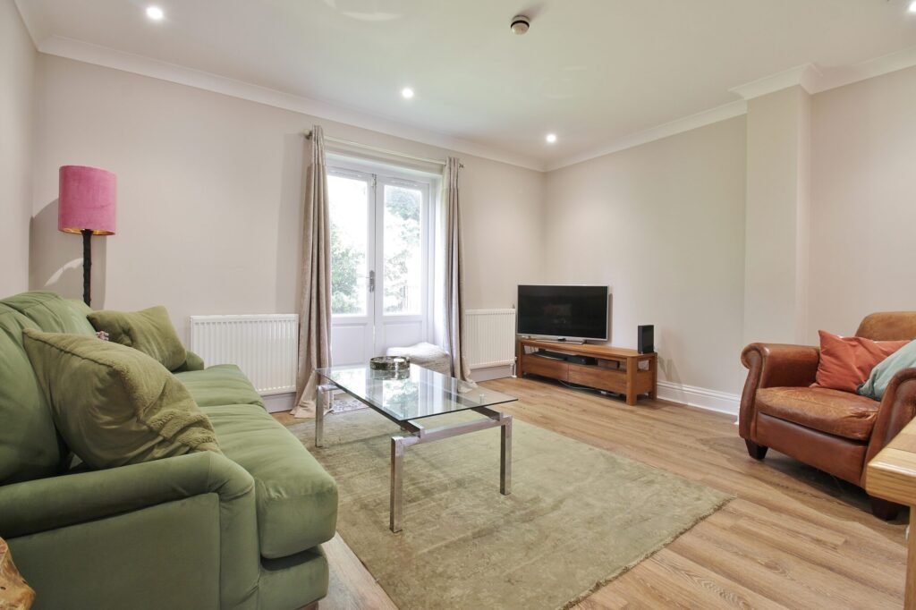 Woodlands Road, Isleworth, TW7