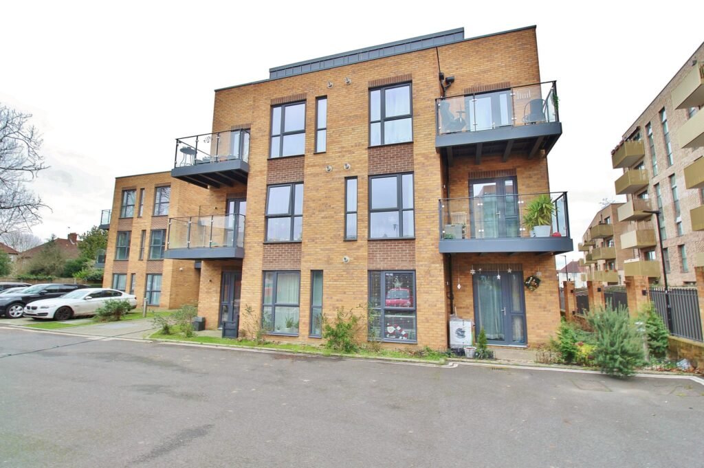 London Road, Hounslow, TW3