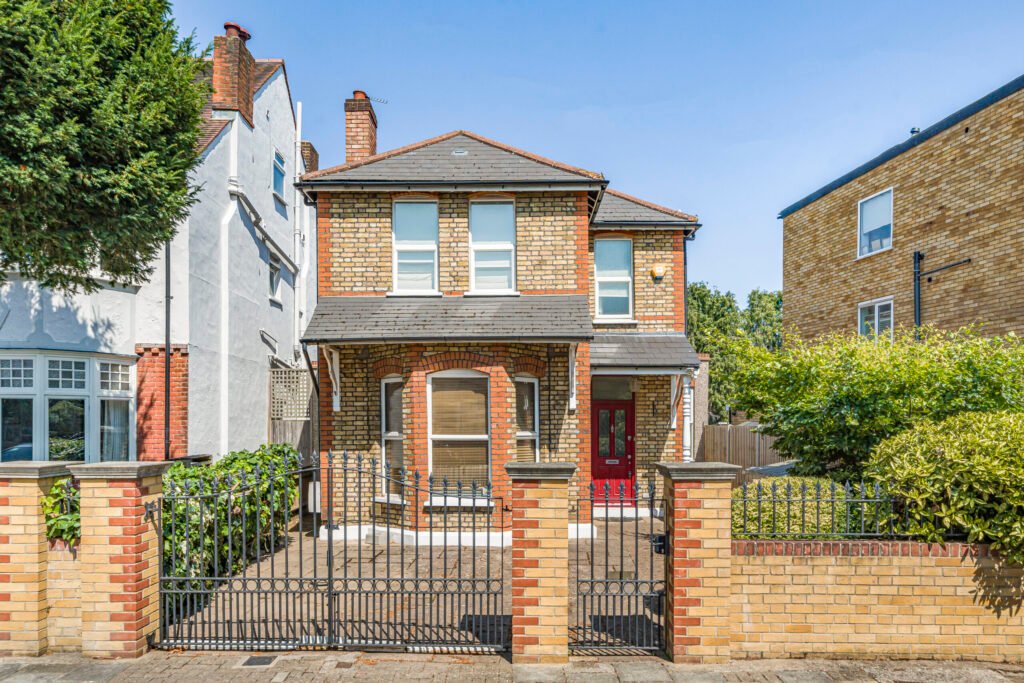 College Road, Isleworth, TW7